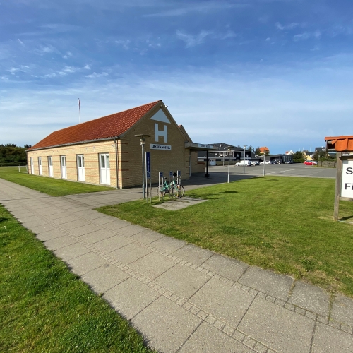 Overnatning i Løkken på hostel med svømmehal og andre faciliteter til